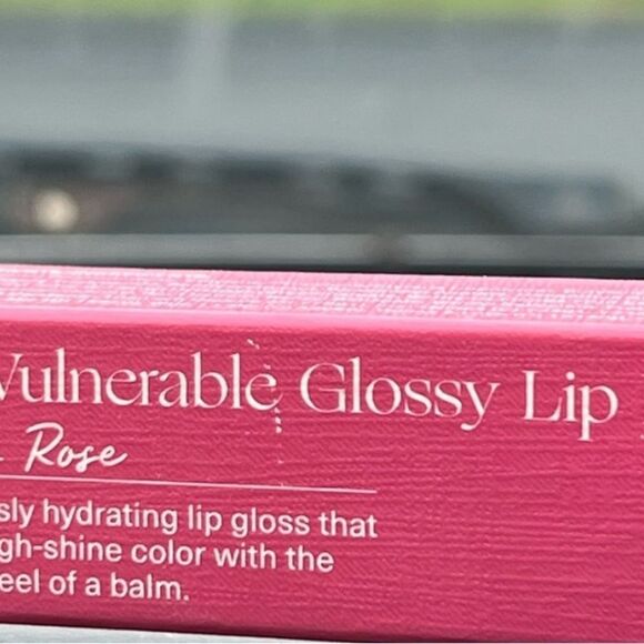 RARE BEAUTY NEARLY ROSE - Picture 4 of 6